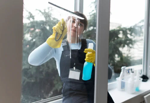 Nettoyage de vitres intérieures et extérieures à Naours